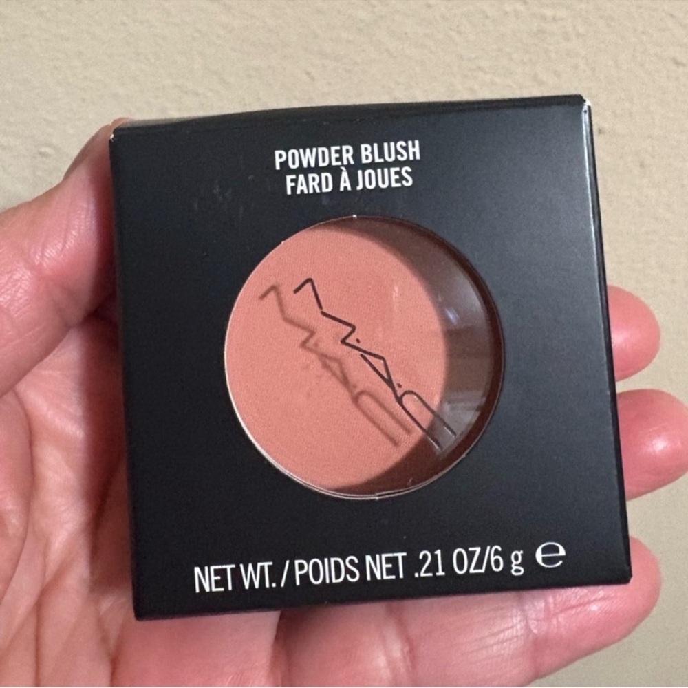 MAC Cosmetics Powder Blush in MELBA Brand New Never Used.